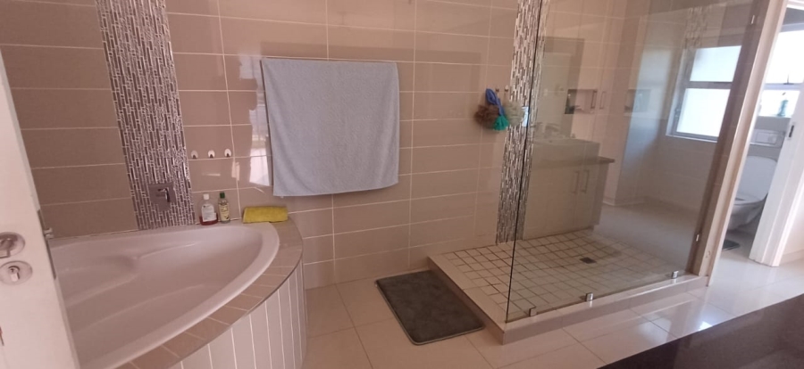 4 Bedroom Property for Sale in Beacon Bay Eastern Cape